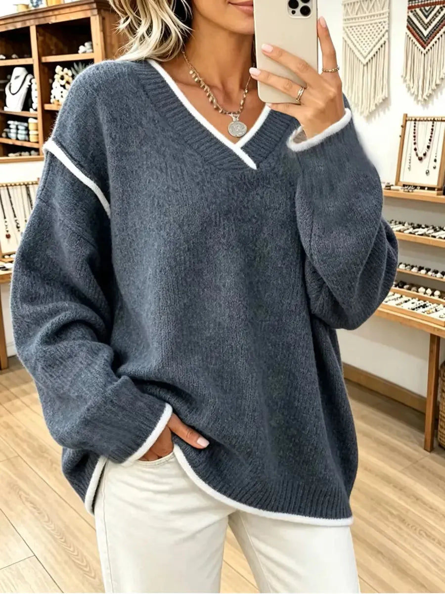 LEVATE - Maglione oversize grigio antracite con scollo a V e bordi bianchi