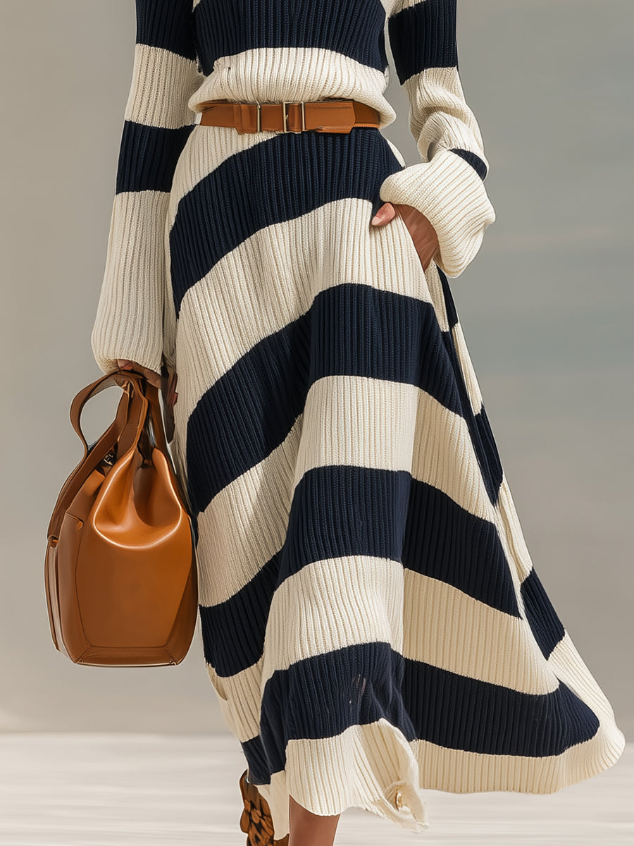 DUMENZA - Abito maxi in maglia blu navy e bianco a righe contrasto