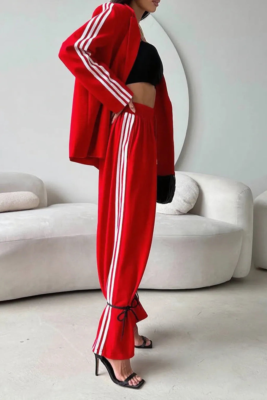 Set due pezzi • Tessuto fluido • Completo sportivo con righe e fondo arricciato ✨