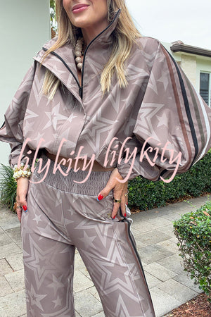 FLAVIA - Giacca sportiva a righe colorblock con stelle e zip collo alto