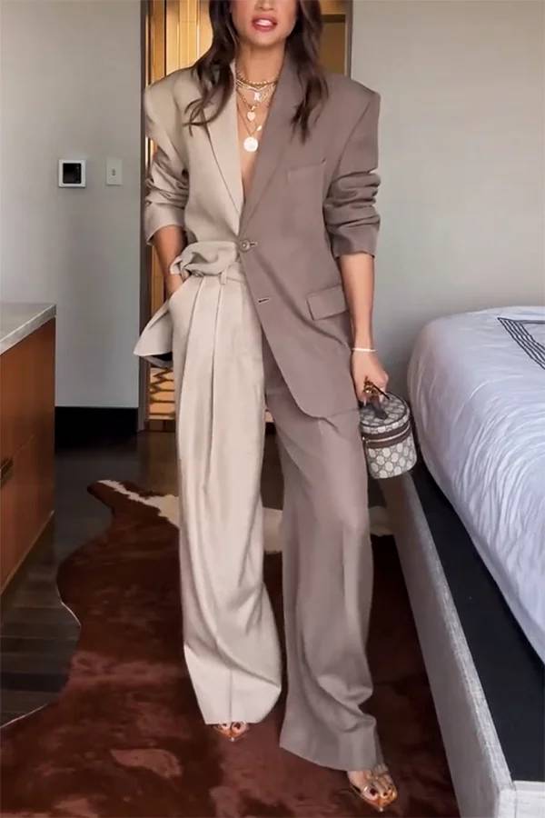 SPONGANO - Set due pezzi taupe con blazer a contrasto e pantaloni palazzo