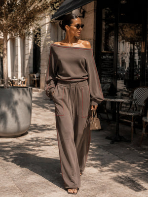 FONTE - Completo marrone asimmetrico con pantaloni wide leg