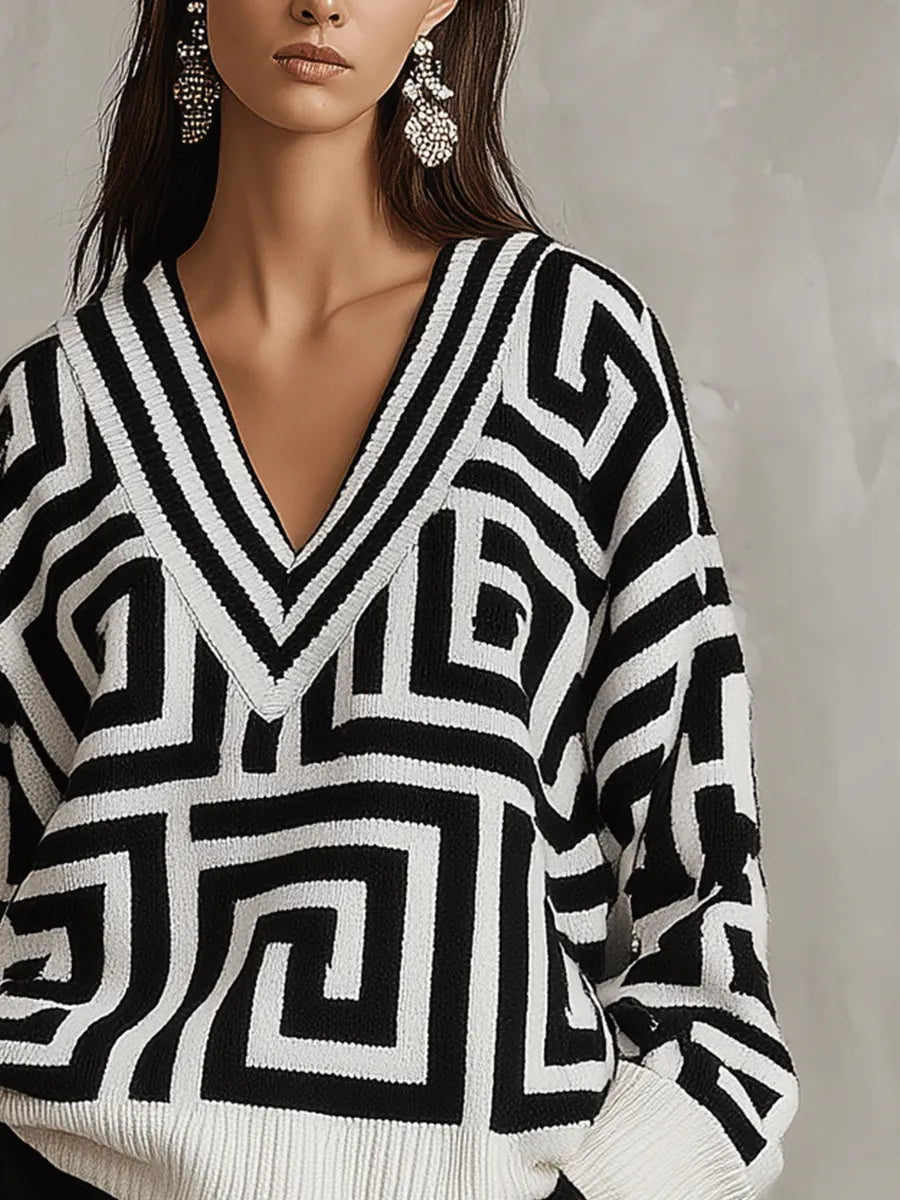 PETRITOLI - Maglione bianco jacquard oversize con scollo a V geometrico