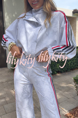 FLAVIA - Giacca sportiva a righe colorblock con stelle e zip collo alto
