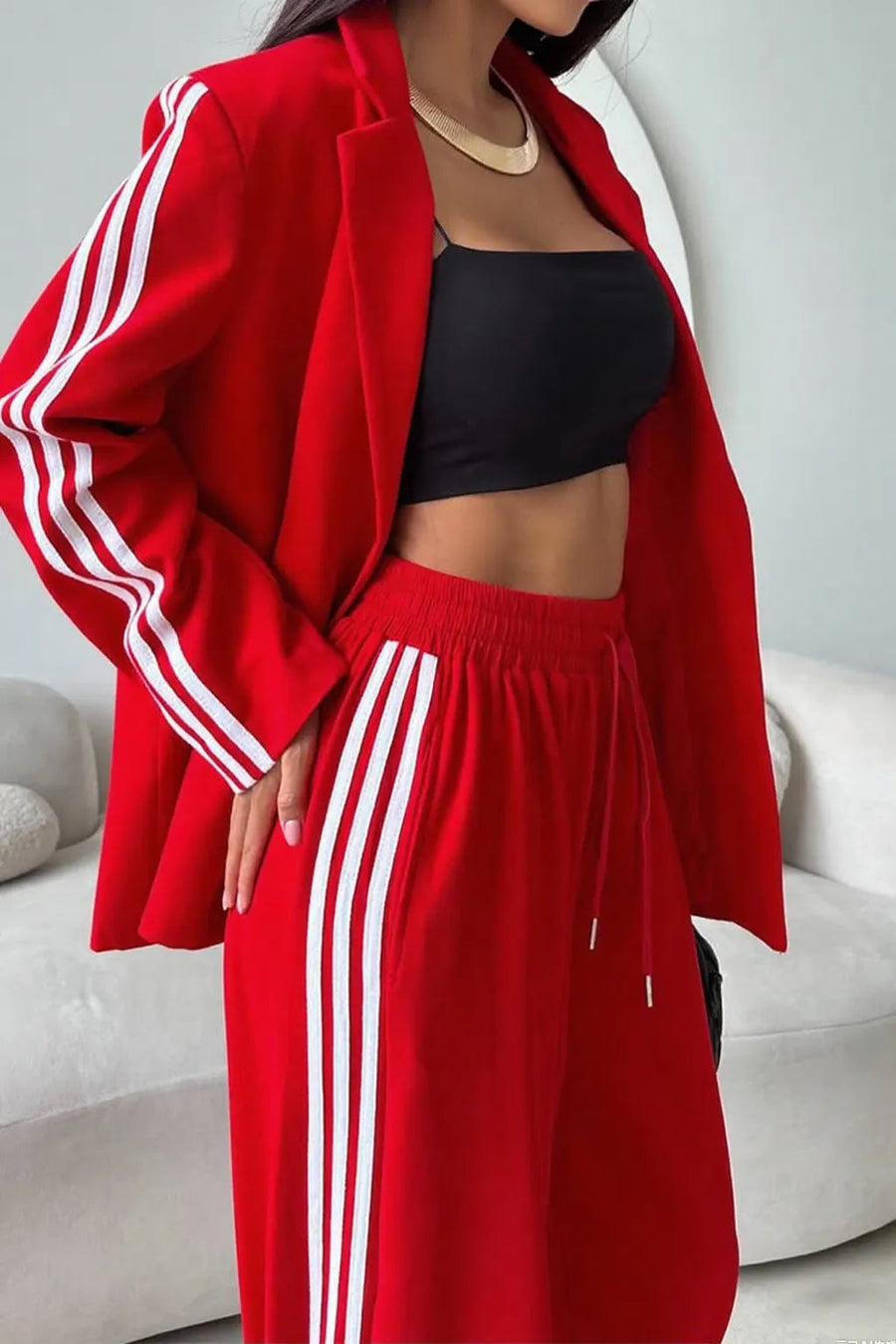 Set due pezzi • Tessuto fluido • Completo sportivo con righe e fondo arricciato ✨