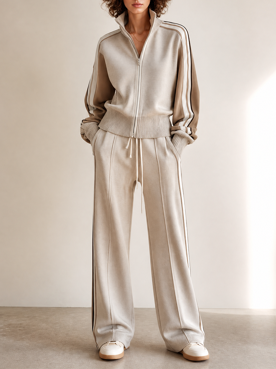 CALDONAZZO - Completo beige in maglia con zip e pantaloni ampi