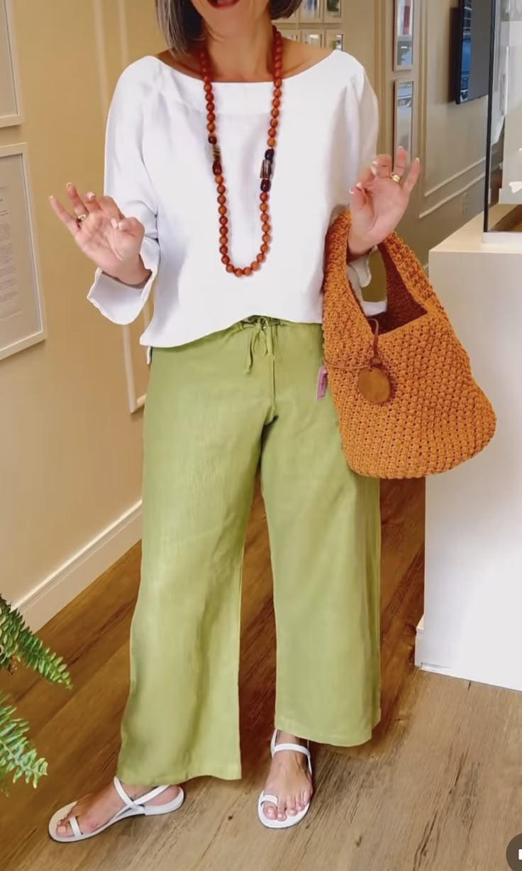 MARTINA - Set bianco e verde con maglia girocollo e pantaloni ampi
