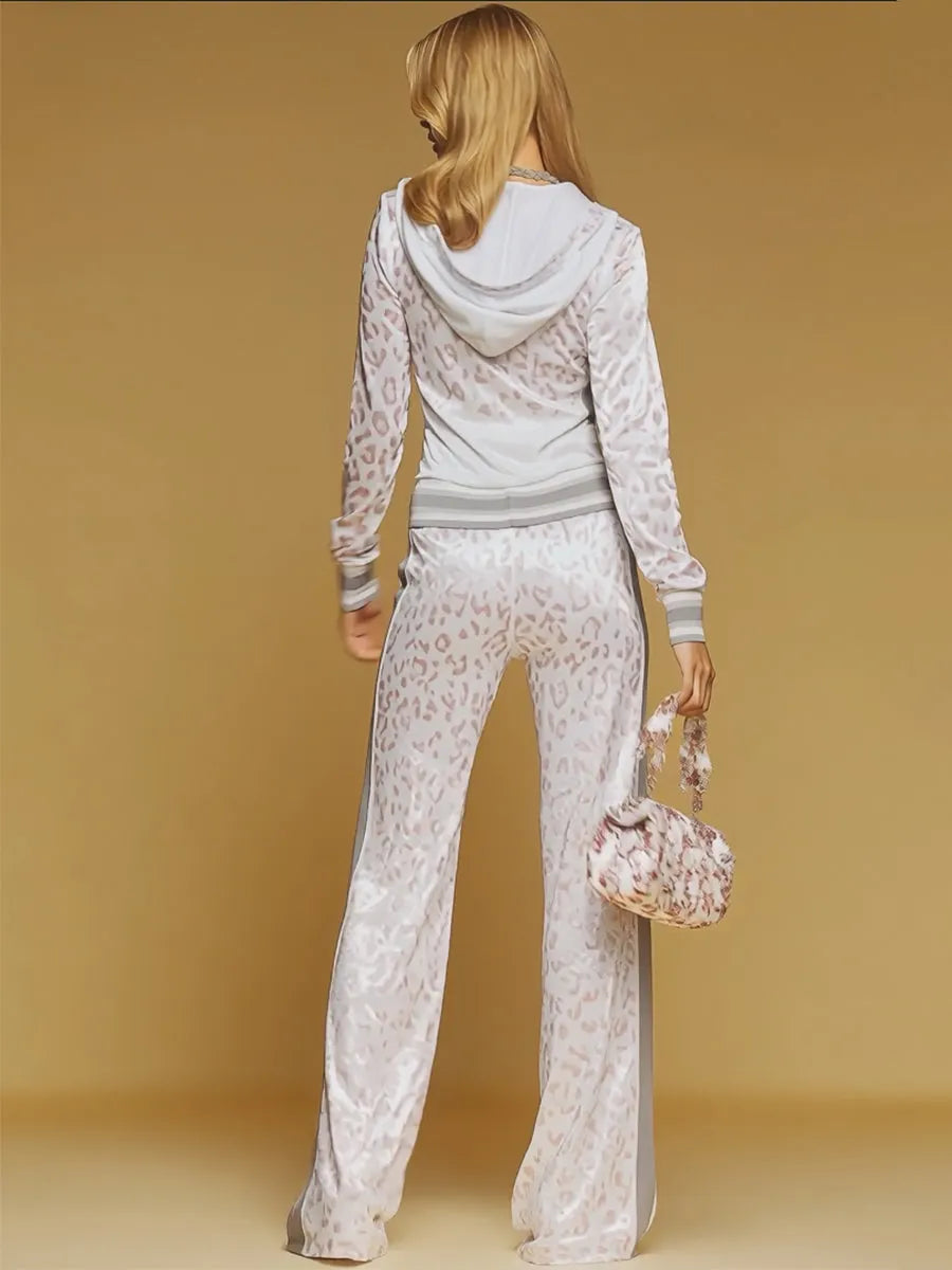 PADULI - Set due pezzi in velluto bianco leopardato con cappuccio e pantaloni svasati