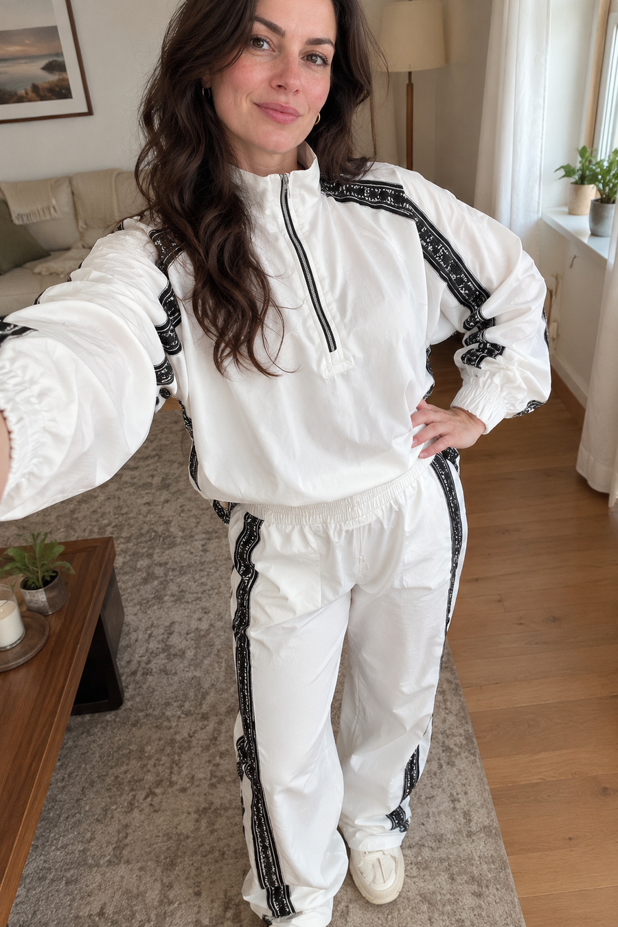 CAPRI - Set due pezzi fluido con bande decorative per look urbani ✨