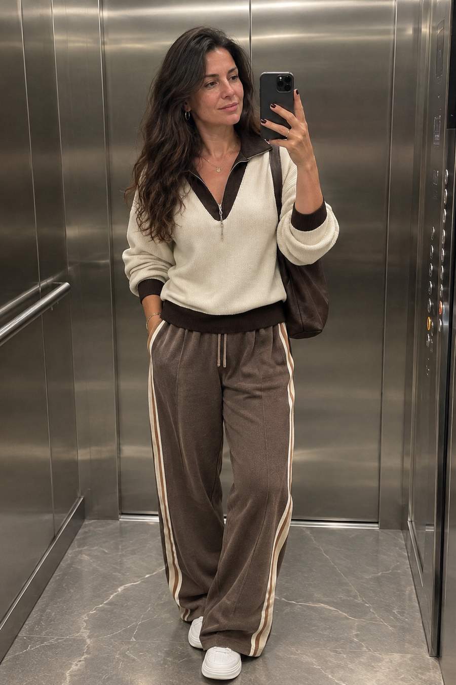 Set due pezzi con maglia con scollo a V e pantaloni ampi