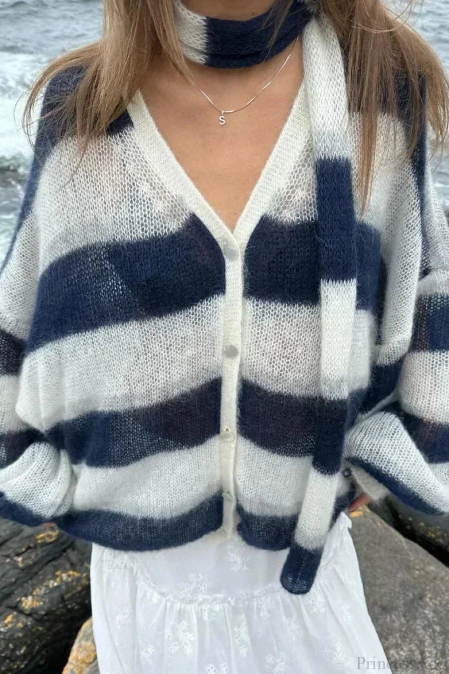 MARLENE - Cardigan bianco a righe con scollo a V